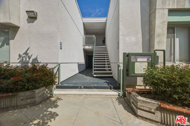 5301 Balboa Boulevard F8, Encino (los Angeles), CA 91316