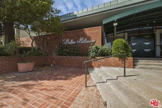 5301 Balboa Boulevard F8, Encino (los Angeles), CA 91316