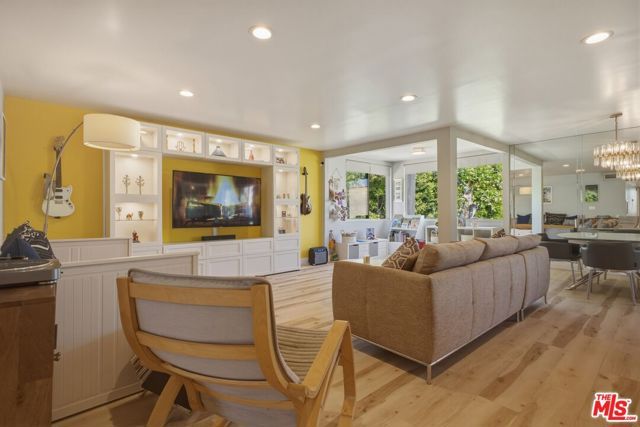 5301 Balboa Boulevard F8, Encino (los Angeles), CA 91316