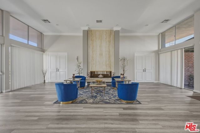 5301 Balboa Boulevard F8, Encino (los Angeles), CA 91316