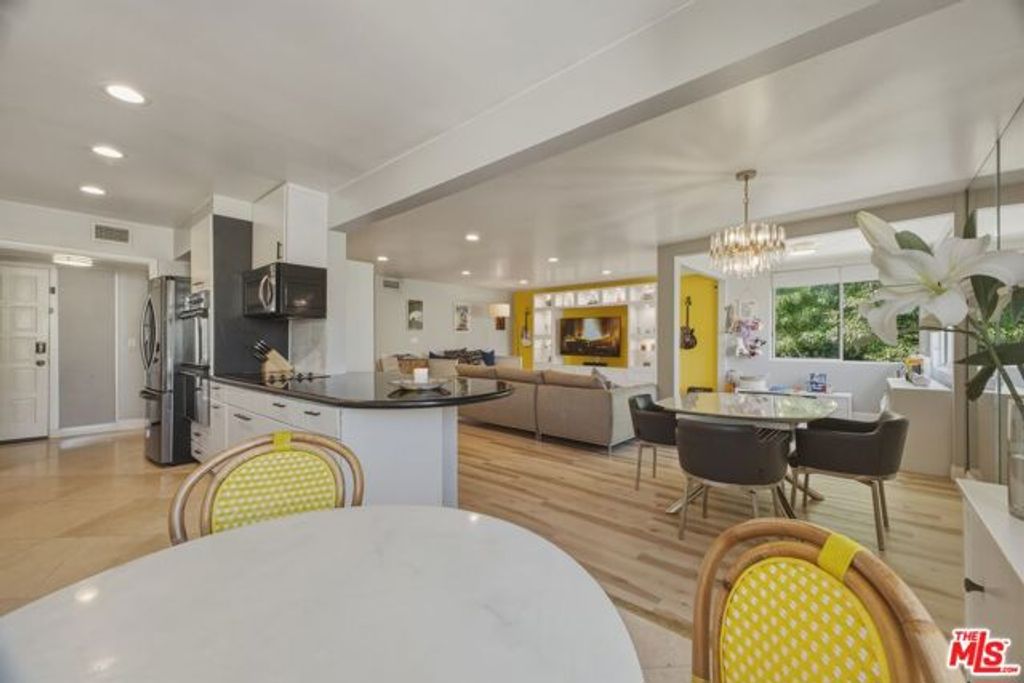 5301 Balboa Boulevard F8, Encino (los Angeles), CA 91316