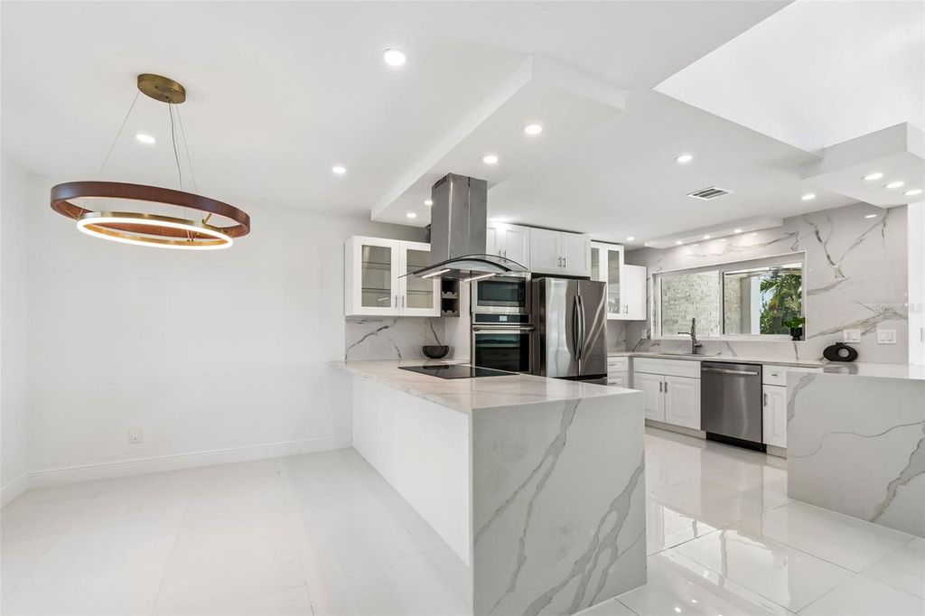 Image 11 of property listing at 755 CAPRI BOULEVARD, Treasure Island, FL 33706