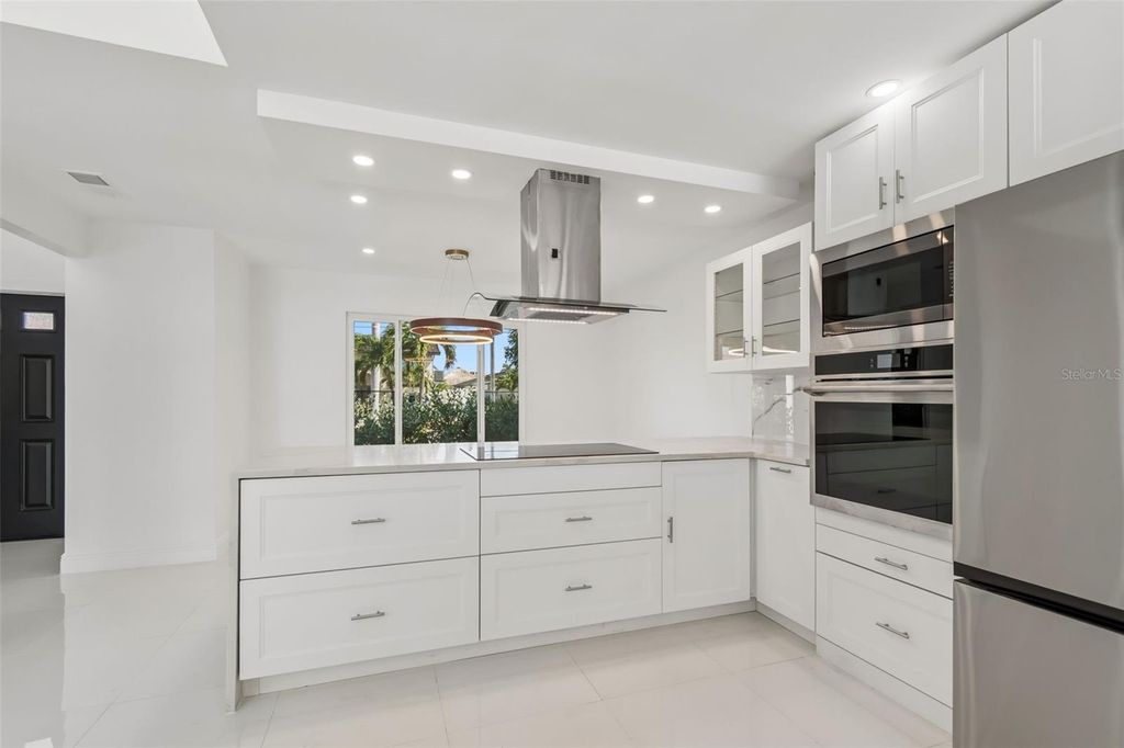 Image 14 of property listing at 755 CAPRI BOULEVARD, Treasure Island, FL 33706