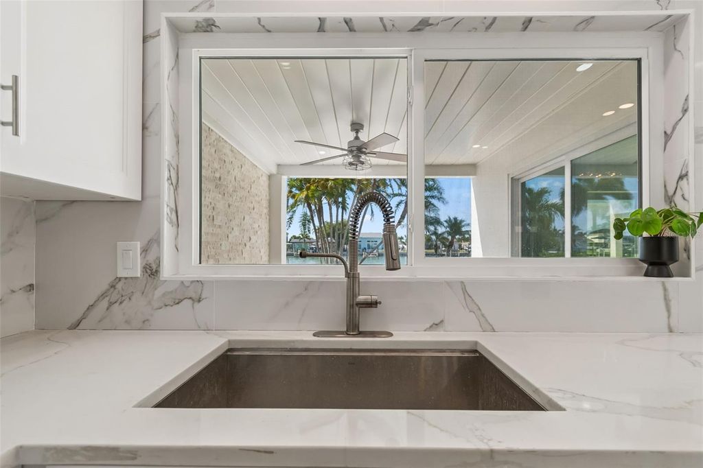 Image 15 of property listing at 755 CAPRI BOULEVARD, Treasure Island, FL 33706