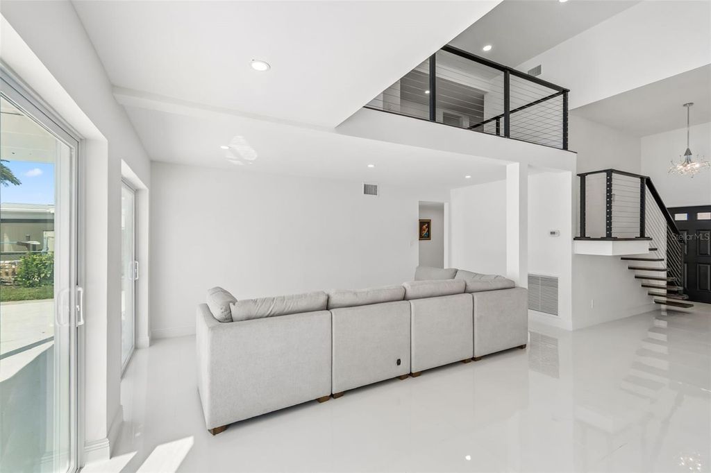 Image 18 of property listing at 755 CAPRI BOULEVARD, Treasure Island, FL 33706