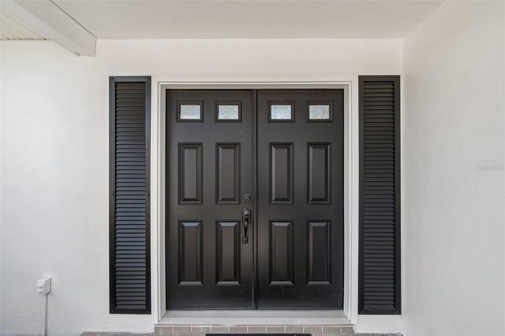 Image 3 of property listing at 755 CAPRI BOULEVARD, Treasure Island, FL 33706