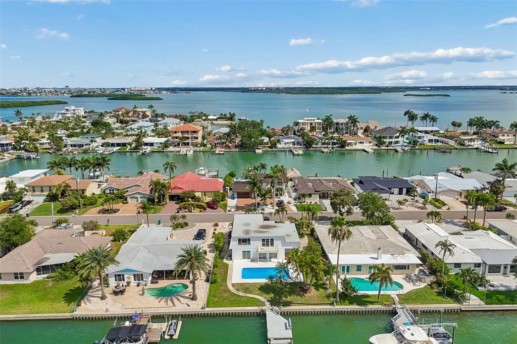 Image 57 of property listing at 755 CAPRI BOULEVARD, Treasure Island, FL 33706