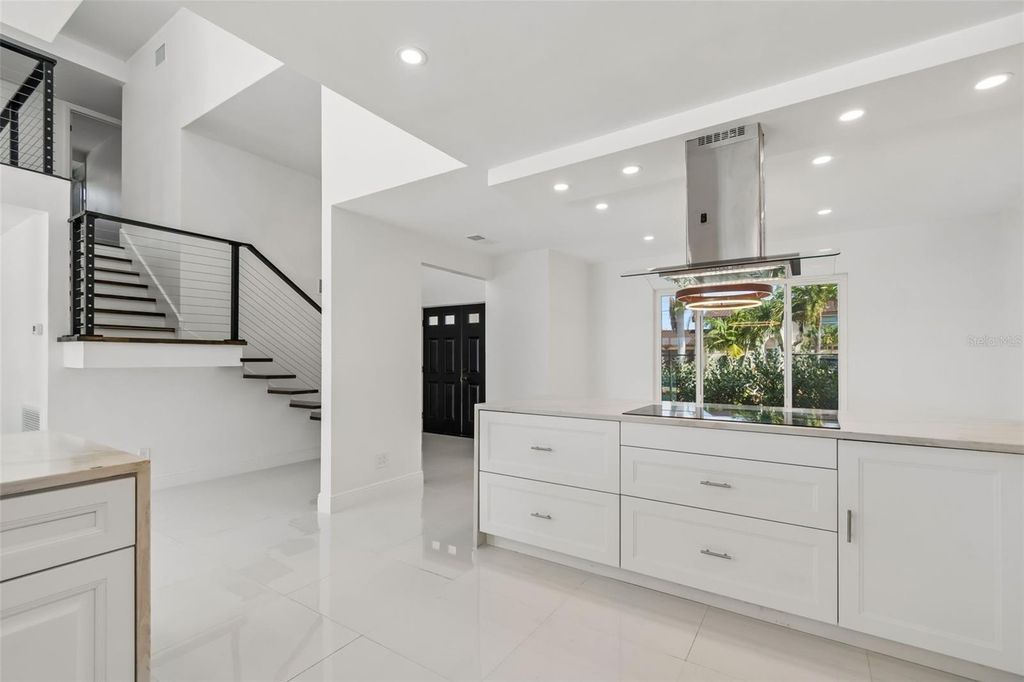 Image 7 of property listing at 755 CAPRI BOULEVARD, Treasure Island, FL 33706