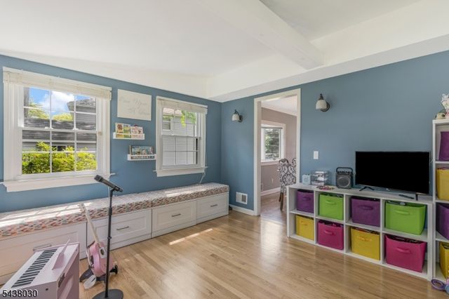 29 Bradford St, New Providence Boro, NJ 07974