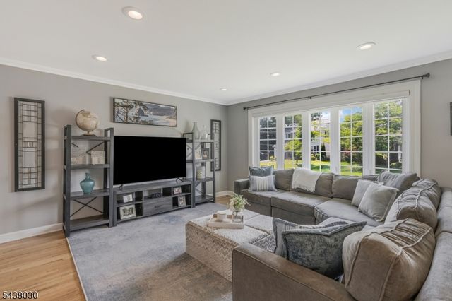 29 Bradford St, New Providence Boro, NJ 07974