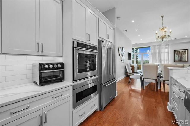 8025 Maryland Avenue 4J, Clayton, MO 63105