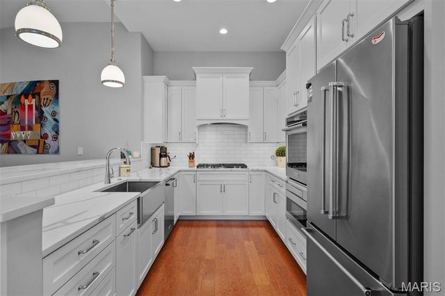 8025 Maryland Avenue 4J, Clayton, MO 63105