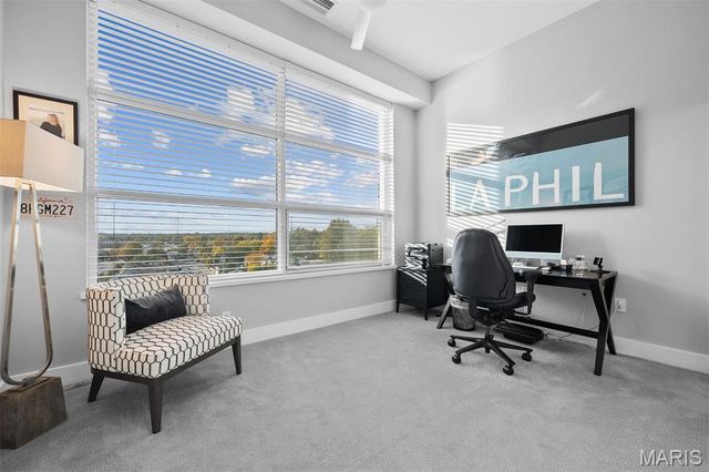 8025 Maryland Avenue 4J, Clayton, MO 63105
