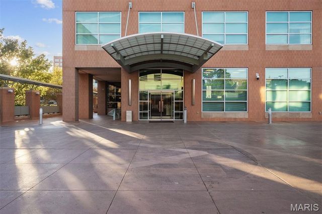 8025 Maryland Avenue 4J, Clayton, MO 63105