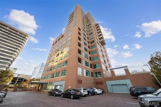 8025 Maryland Avenue 4J, Clayton, MO 63105