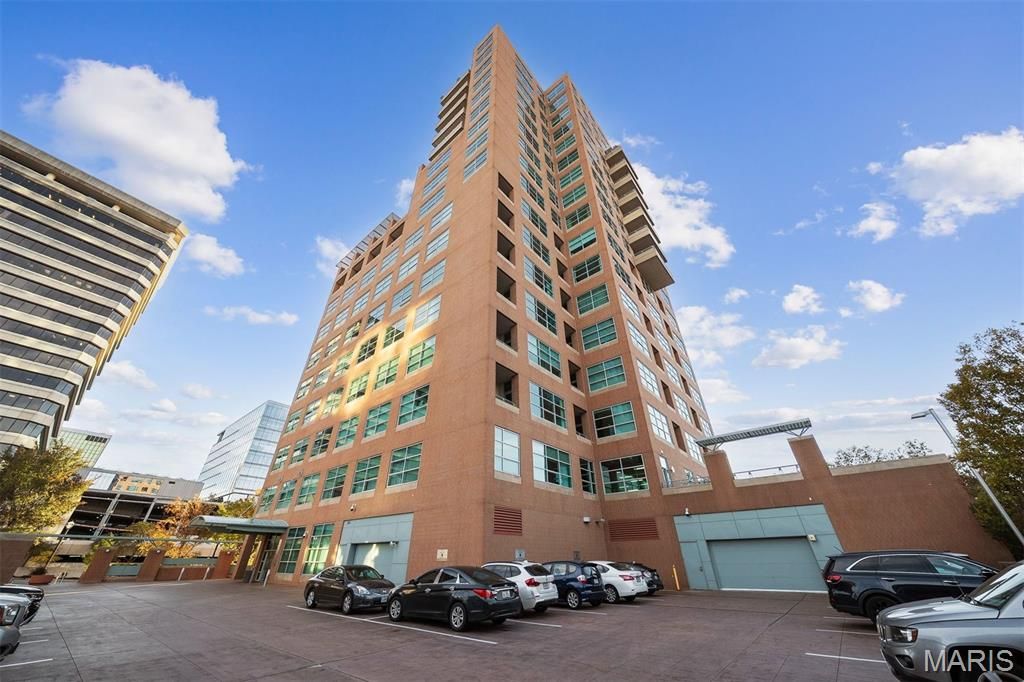 8025 Maryland Avenue 4J, Clayton, MO 63105