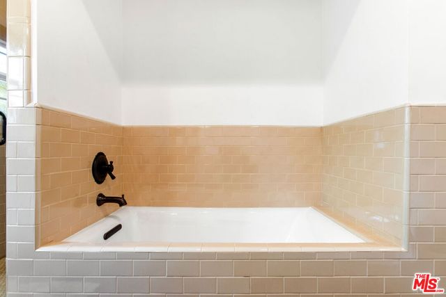 458 N Alfred Street, Los Angeles, CA 90048