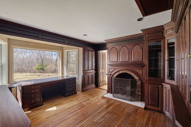 24 Beetle Swamp Rd, Edgartown, MA 02539