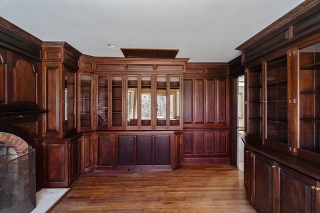 24 Beetle Swamp Rd, Edgartown, MA 02539