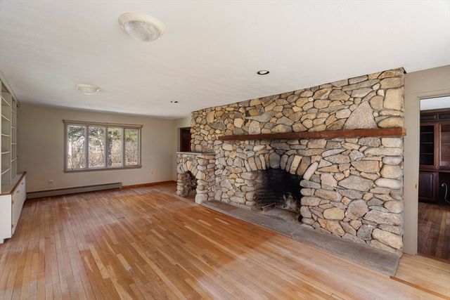 24 Beetle Swamp Rd, Edgartown, MA 02539