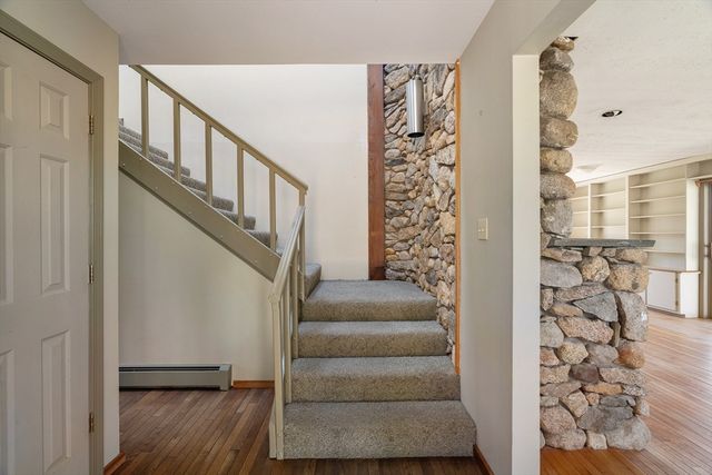 24 Beetle Swamp Rd, Edgartown, MA 02539