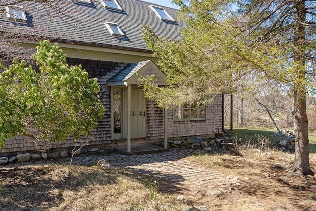 24 Beetle Swamp Rd, Edgartown, MA 02539