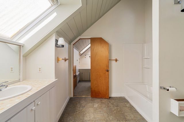 24 Beetle Swamp Rd, Edgartown, MA 02539