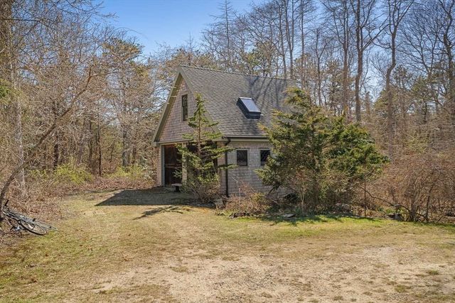 24 Beetle Swamp Rd, Edgartown, MA 02539