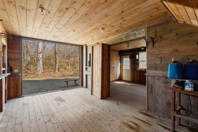24 Beetle Swamp Rd, Edgartown, MA 02539