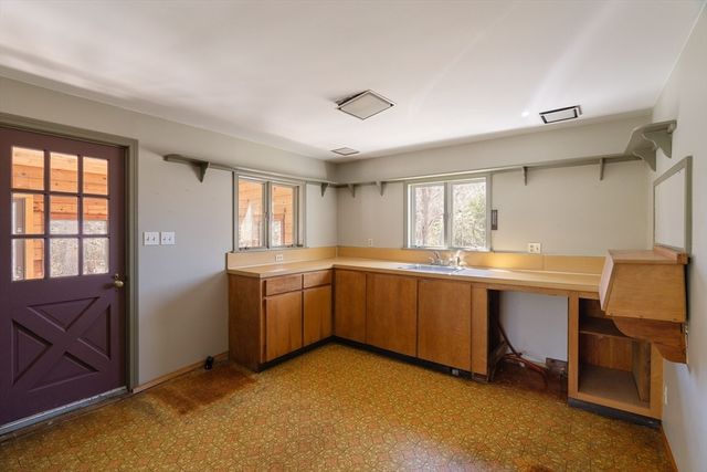 24 Beetle Swamp Rd, Edgartown, MA 02539