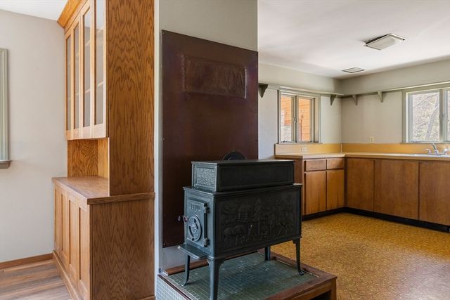 24 Beetle Swamp Rd, Edgartown, MA 02539