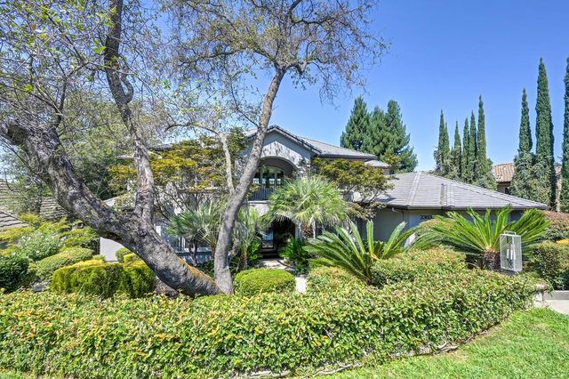 2363 Clubhouse Dr, Rocklin, CA 95765