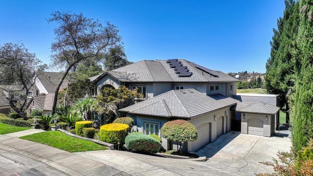 2363 Clubhouse Dr, Rocklin, CA 95765