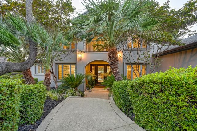 2363 Clubhouse Dr, Rocklin, CA 95765