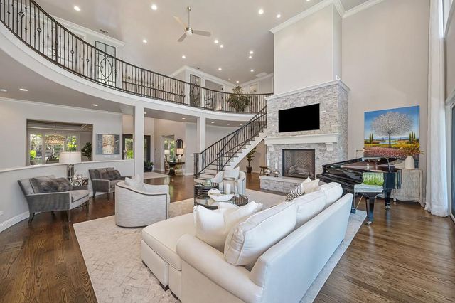 2363 Clubhouse Dr, Rocklin, CA 95765