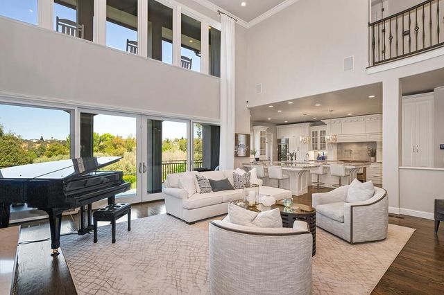 2363 Clubhouse Dr, Rocklin, CA 95765