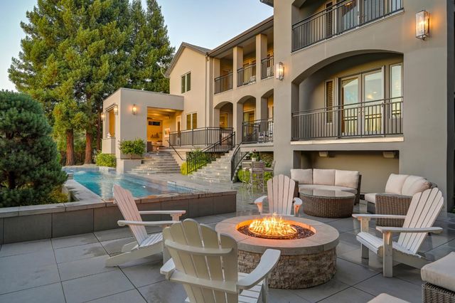 2363 Clubhouse Dr, Rocklin, CA 95765