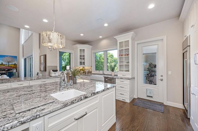2363 Clubhouse Dr, Rocklin, CA 95765