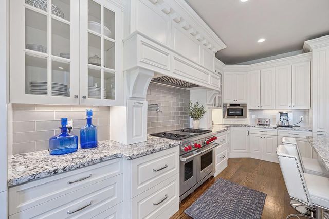 2363 Clubhouse Dr, Rocklin, CA 95765