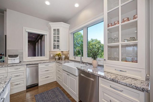 2363 Clubhouse Dr, Rocklin, CA 95765
