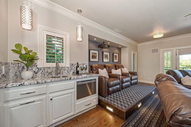 2363 Clubhouse Dr, Rocklin, CA 95765