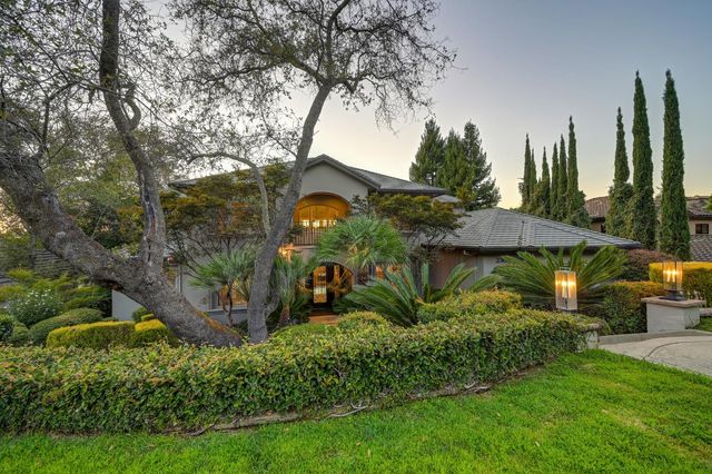 2363 Clubhouse Dr, Rocklin, CA 95765