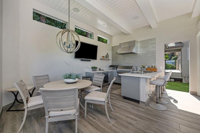 2363 Clubhouse Dr, Rocklin, CA 95765