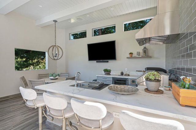 2363 Clubhouse Dr, Rocklin, CA 95765