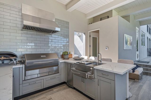 2363 Clubhouse Dr, Rocklin, CA 95765