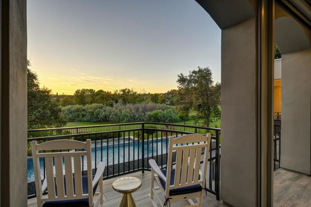 2363 Clubhouse Dr, Rocklin, CA 95765
