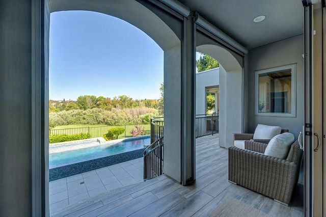 2363 Clubhouse Dr, Rocklin, CA 95765