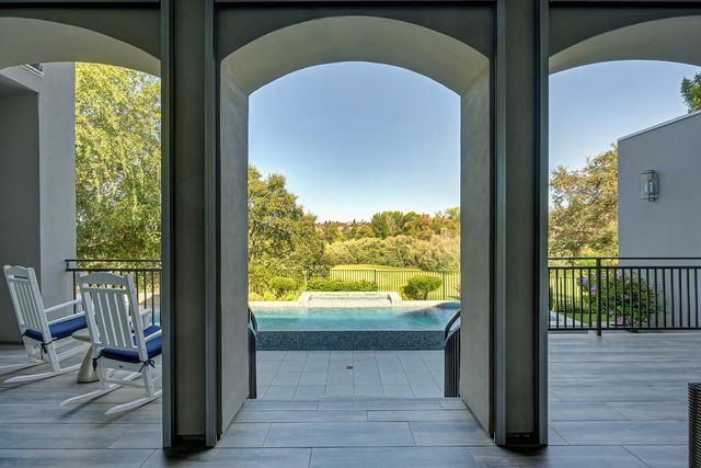 2363 Clubhouse Dr, Rocklin, CA 95765