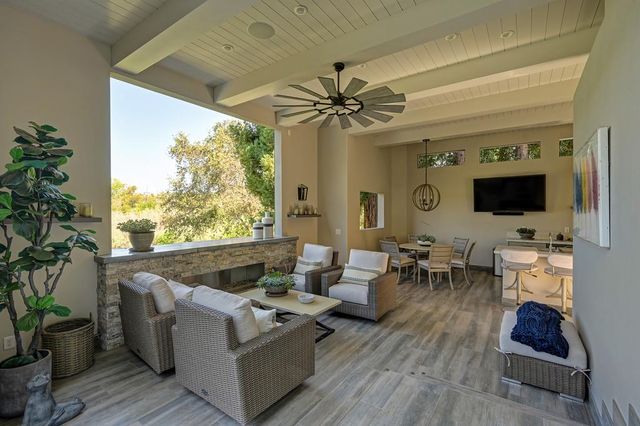 2363 Clubhouse Dr, Rocklin, CA 95765