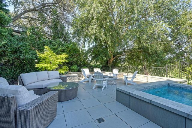 2363 Clubhouse Dr, Rocklin, CA 95765
